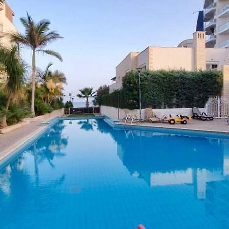 Pegasus Beach Front Apartment Limassol Ngoại thất bức ảnh