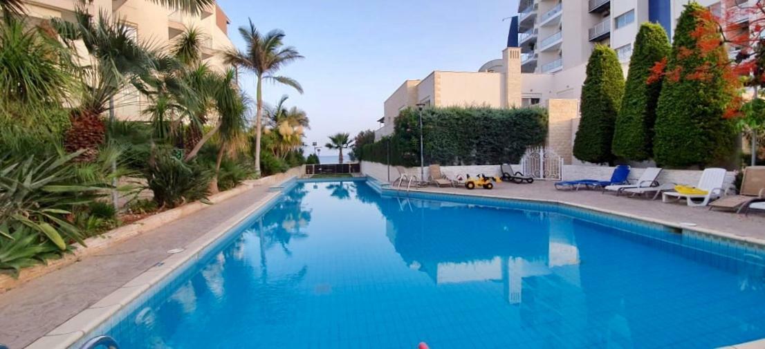 Pegasus Beach Front Apartment Limassol Ngoại thất bức ảnh