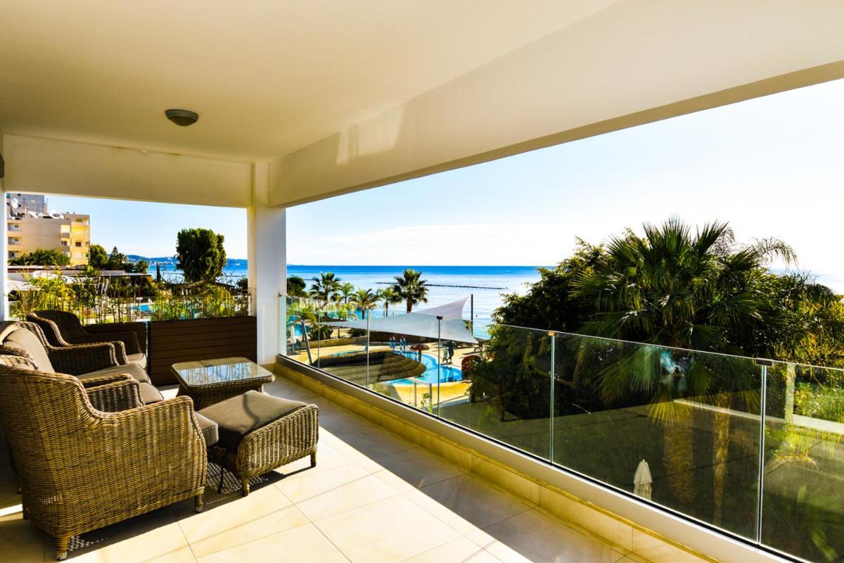 Pegasus Beach Front Apartment Limassol Ngoại thất bức ảnh